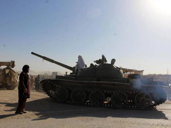 Destruccion de al menos ocho tanques israelíes.