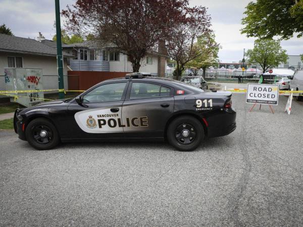 La Policía de Canadá anunció este jueves el arresto de siete agentes en activo del cuerpo policial de Toronto por trabajar con organizaciones criminales.