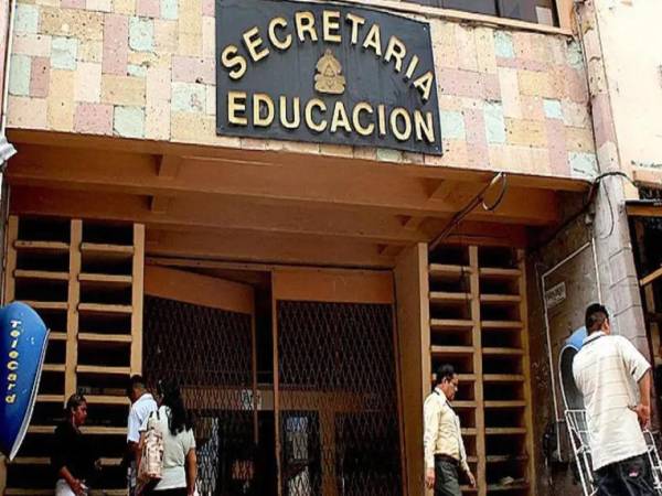 El cargamento proyectado busca cubrir una amplia demanda en las aulas de los 18 departamentos del país. Fotografía de archivo La Prensa.