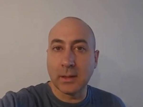 Cerimedo es fundador y director del medio digital La Derecha Diario; se considera militante de la derecha mundial.