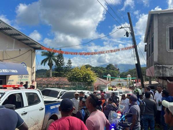 La tarde del martes 18 de noviembre, un adolescente de 15 años, que este 19 de noviembre está cumpliendo 16, fue raptado en el municipio de Yorito, Yoro. Gracias a la unión de todo el pueblo y al apoyo de las autoridades policiales, el menor fue rescatado con vida. Así se desarrolló el dramático operativo.