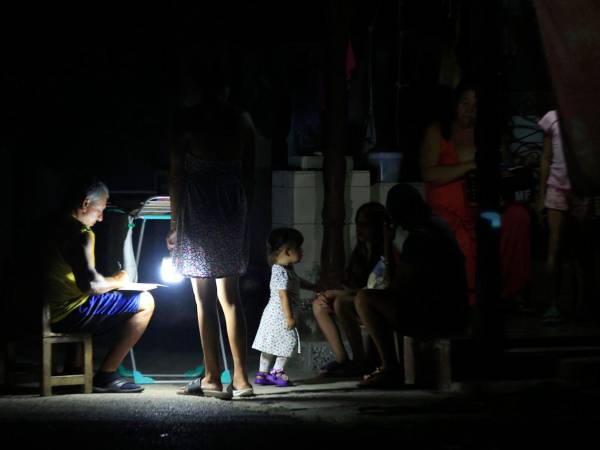 La estatal Unión Eléctrica (UNE) de Cuba prevé de nuevo este miércoles prolongados apagones en toda la isla.