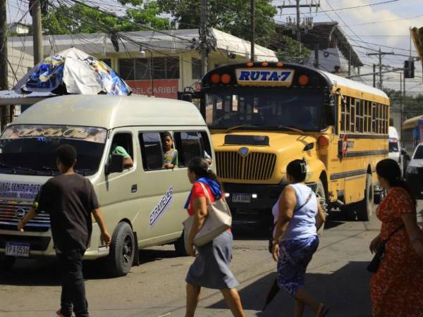 Los usuarios del transporte en San Pedro Sula esperan que no se produzca un incremento en las tarifas del pasaje en buses urbanos.
