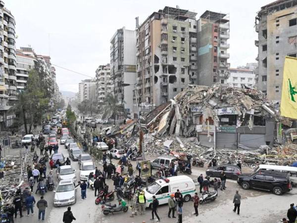 Un edificio destruido por un ataque de Israel en Líbano.