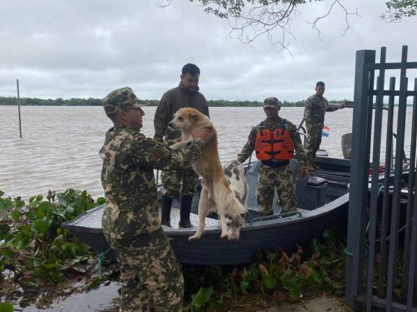 Paraguay enfrenta una emergencia por inundaciones que afecta a miles de personas, luego de las intensas lluvias registradas durante la última semana por el fenómeno de El Niño.