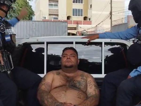 Momentos de la captura del supuesto cabecilla de la Pandilla 18.
