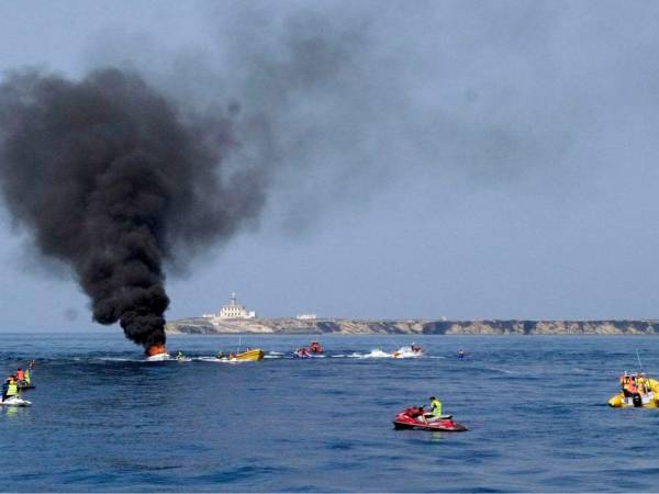Destrucción de lancha en aguas internacionales del Caribe.