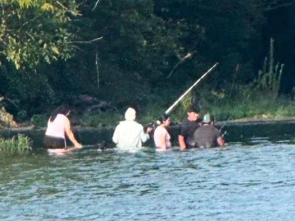 Una imagen tomada antes de una tragedia en el río Scioto, en Ohio, Estados Unidos, se convirtió en uno de los últimos registros de cinco personas que fallecieron por inmersión el pasado domingo. La fotografía fue captada por Marcus L. Martin, un pastor bautista que se encontraba en la zona y quien aseguró haber percibido señales de riesgo antes del desenlace.