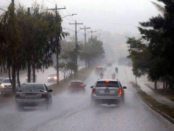 las intensas lluvias en Honduras han provocado desbordamiento de ríos y quebradas, deslizamientos en los suelos e inundaciones.