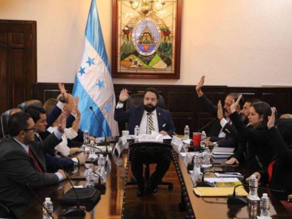 La Comisión Permanente del Congreso Nacional quedó integrada por nueve diputados propietarios, la mayoría del oficialista Libre.