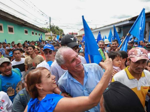 Durante un recorrido por El Paraíso este fin de semana, Nasry Asfura, candidato presidencial del Partido Nacional de Honduras, destacó el papel del Consejo Nacional Electoral (CNE) en el fortalecimiento democrático del país.