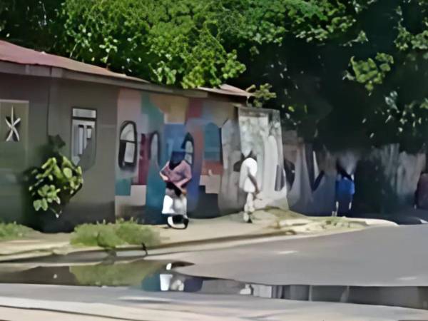 VIDEO: Hombres armados en el centro de SPS se viralizan, pero era la filmación de una película