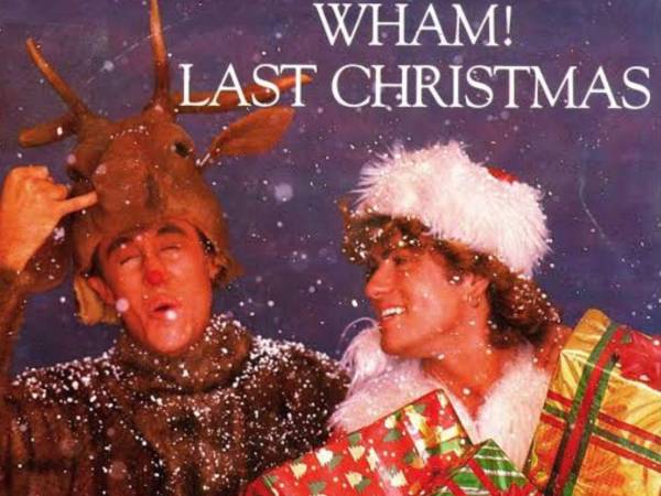1. Last Christmas de Wham! - Trata sobre un corazón roto y una desilusión amorosa durante la última Navidad, donde el narrador entrega su corazón y es rechazado, pero este año espera dárselo a alguien especial para evitar más lágrimas, contrastando la letra melancólica con una melodía festiva. Fue lanzada en diciembre de 1984.