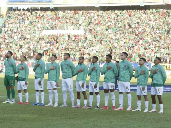 Jugadores del Marathón en la final del torneo Apertrua 2025 de Liga Nacional.