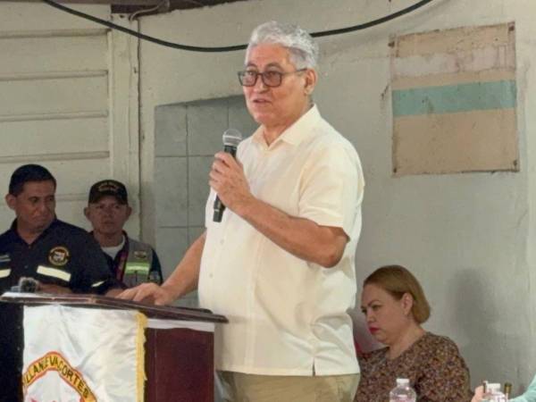 Walter Perdomo, alcalde de Villanueva, durante el primer Cabildo Abierto del año.