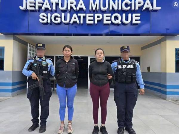 Dos mujeres fueron detenidas en las últimas horas por agentes de la <a rel=noopener noreferrer href=https://www.laprensa.hn/sucesos/honduras-localizan-joven-reportada-desaparecida-san-pedro-sula-BE31713435 target=_blank>Policía Nacional</a>, acusadas de despojar de sus pertenencias a una mujer de la tercera edad en el municipio de<b> Siguatepeque.</b>
