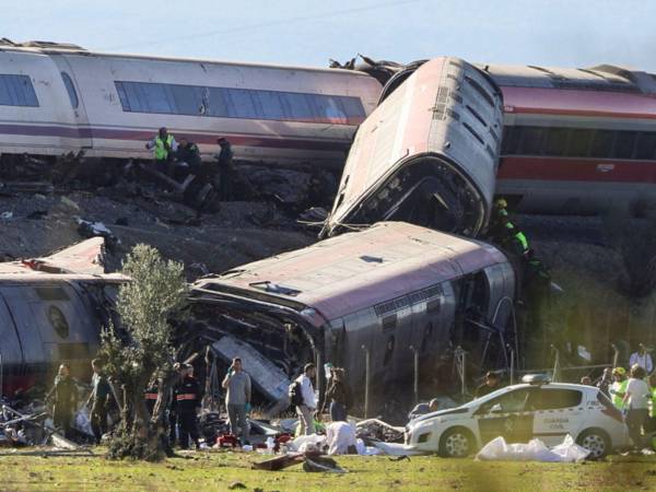 Un aparatoso choque de trenes ocurrió este 28 de octubre cerca de la estación de Urda, en la provincia de Toledo, en la línea de alta velocidad Madrid-Sevilla. Hasta las 9:00 de la mañana se contabilizan más de 60 muertos. ¿Qué se sabe del trágico accidente?