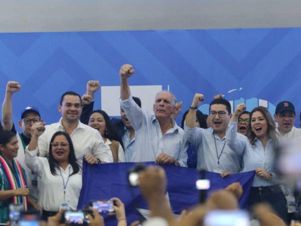 Líderes del Partido Nacional durante un evento político en Tegucigalpa.