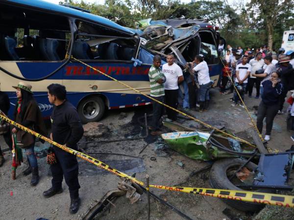 Un ataque con cilindro bomba en la Vía Panamericana deja 14 muertos y 38 heridos en Colombia.