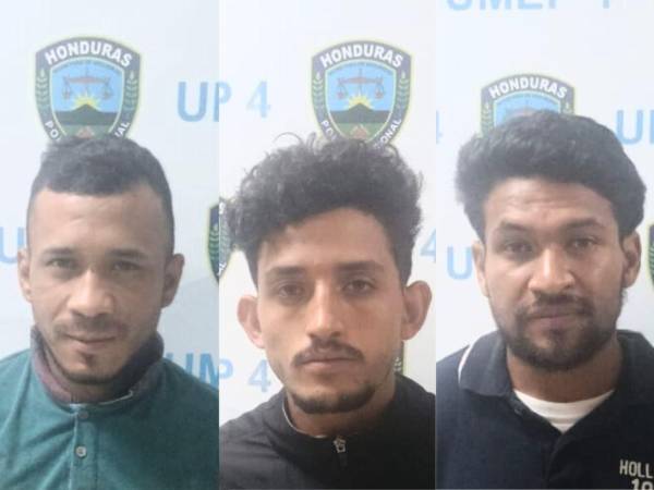 Los tres hombres detenidos este mipercoles en Tegucigalpa.