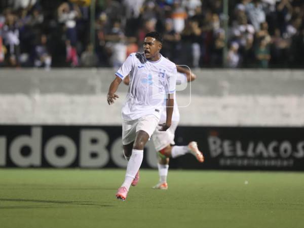 Noland Caleb se vuelve a lucir con un golazo con los catrachos.