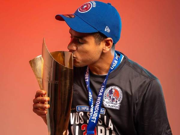 Carlos Pineda sale del Olimpia tras una década de jugar con Olimpia.