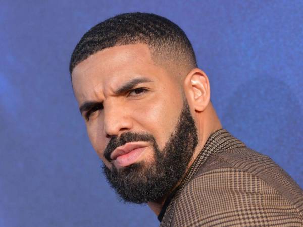 Aubrey Drake Graham, conocido como Drake, es un rapero, cantante, compositor, productor discográfico y actor canadiense-estadounidense.