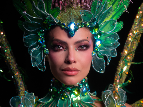 Puerto Rico encontró en una pequeña planta el símbolo perfecto para contar una historia de grandeza. Jennifer Barreto presento Moriviví: Renacer Borincano, una propuesta que transforma la resiliencia de todo un pueblo en una de las apuestas más ambiciosas rumbo a Miss Universo 2026