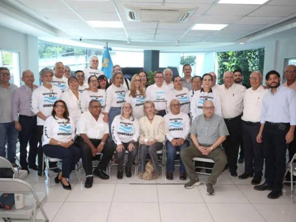 Plataforma Defensores de Honduras pide juicio político a fiscal y magistradosTambién se anunció que se hará la recolección de firmas en los bajos del Congreso Nacional, como otra medida para realizar el juicio politico.