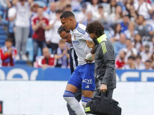 Kervin Arriaga salió en el minuto 66 del encuentro entre Zaragoza y Eibar tras sufrir una lesión.