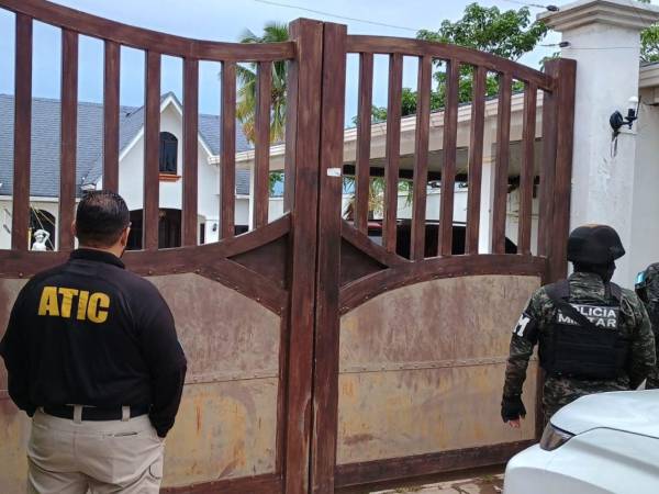 Agentes de la Atic y miembros de la Policía Militar acompañan al Ministerio Público en los allanamientos y aseguramientos de bienes de Miguel López Polanco en Copán y Ocotepeque.
