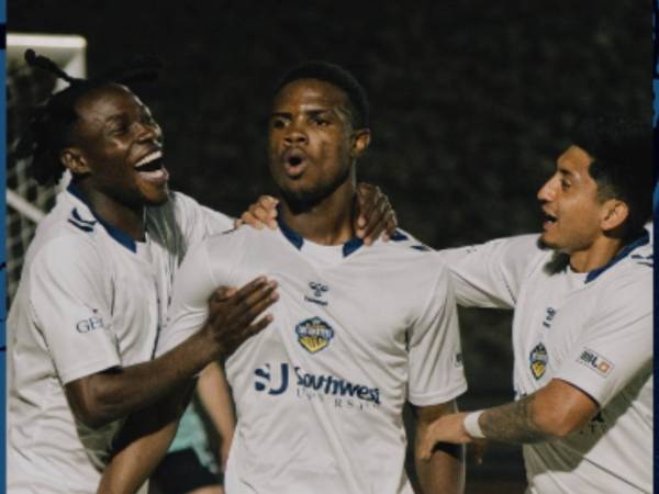 DanielBodden celebrando su anotación con el Locomotive en la US Open Cup.