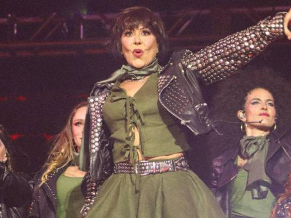 <b>Alejandra Guzmán</b> atraviesa por una etapa en la que debe cuidar de su salud, razón por la cual se ha tomado una pausa de los escenarios. Recientemente algunos reportes dieron a conocer la intervención quirúrgica de la cantante, quien se dice salió avante de esta operación realizada el pasado 7 de octubre.