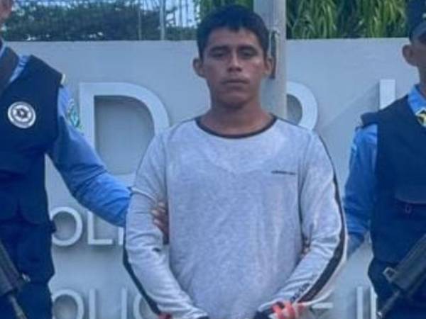 Las autoridades señalaron además que, de acuerdo con información obtenida durante las investigaciones, Erick Peña estaría vinculado presuntamente con la Mara Salvatrucha (MS-13).