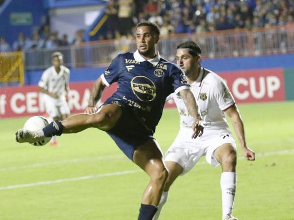 Rodrigo de Olivera no fue capaz de marcar ante Alajuelense de Costa Rica en la ida de las semifinales de la Copa Centroamericana 2026.