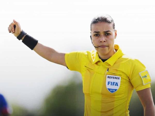 Melissa Pastrana anunció su retiro del fútbol profesional