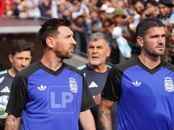 Messi salta al terreno de juego como suplente para el duelo ante Honduras.