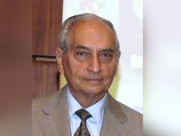 El empresario hondureño Emilio Salomón Larach Chehade falleció este martes en Tegucigalpa a los 96 años de edad. Deja un legado de integridad y trabajo.