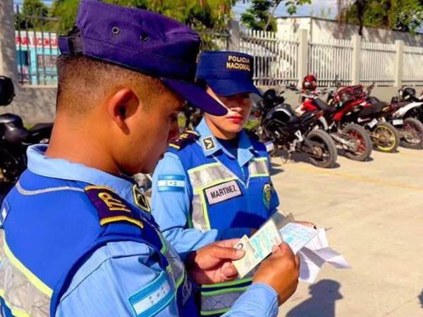 La renovación del permiso de conducir en Honduras ya puede realizarse en línea, una alternativa que busca reducir filas y agilizar el trámite. La Dirección Nacional de Vialidad y Transporte (DNVT) habilitó esta modalidad para facilitar el acceso.