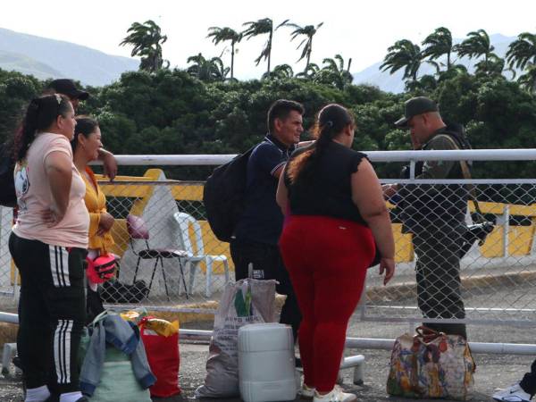 Fuerza Armada venezolana establece estricto control fronterizo por comicios municipales.