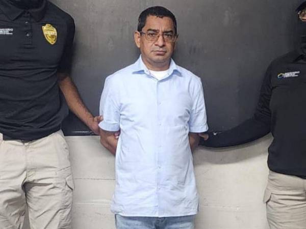 Momentos de la captura del exdiputado Hermín Urquía Reyes.