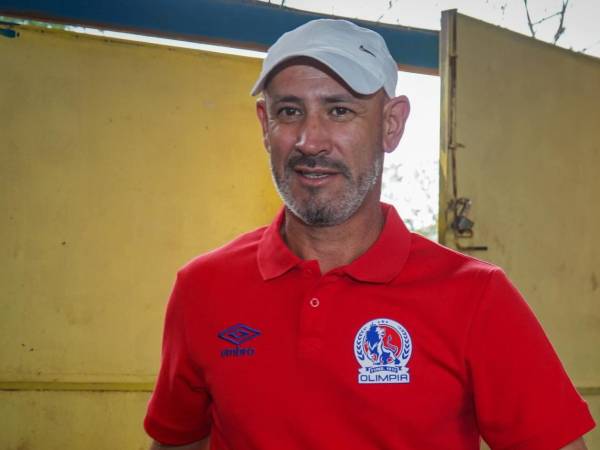 Incendio en Olimpia luego de que su entrenador Eduardo Espinel tomó la sorpresiva decisión de renunciar como DT de los albos tras la paliza de 6-2 sufrida ante Génesis PN por la jornada 19