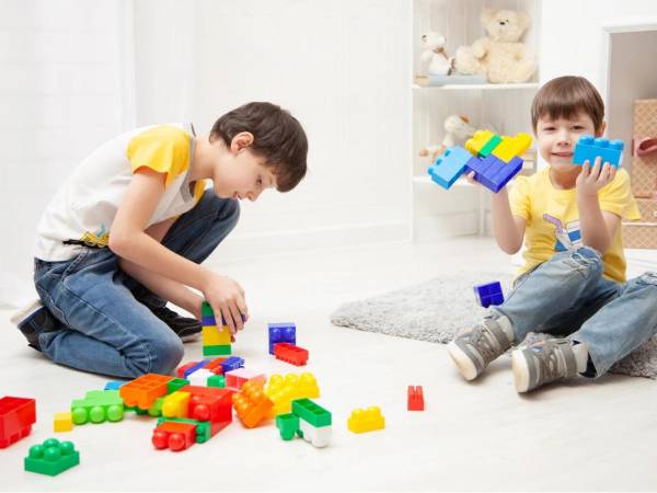 Caravana inclusiva de la Escuela Canaán recorre la ciudad para cerrar el mes del autismo, promoviendo respeto, empatía e inclusión en la comunidad educativa.