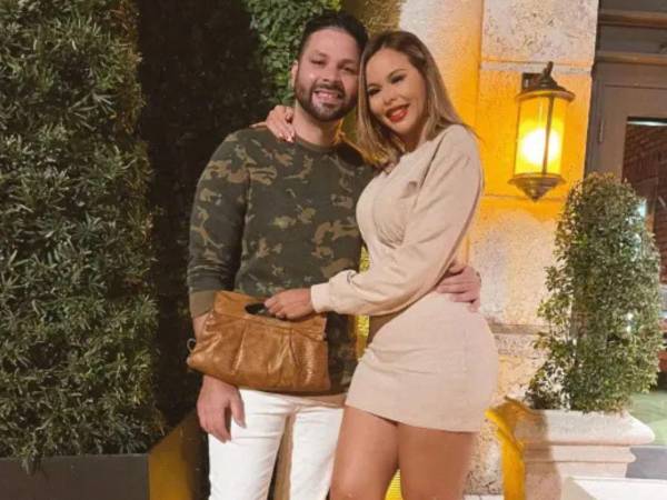 La creadora de contenido hondureña Ana Alvarado, conocida como Lipstickfables, y su esposo Jorge Cordero compartieron un emotivo video en redes sociales donde revelan que, tras 12 años de intentos, esperan a su primer hijo juntos.