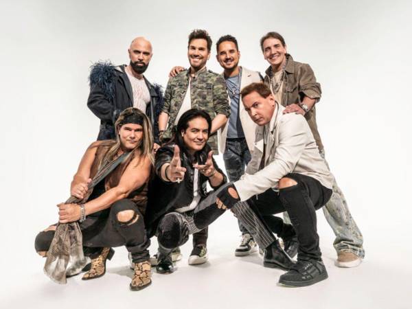 Fotografía cedida por The Exclusive Agency que muestra a la agrupación musical puertorriqueña Menudo posando, que fue un fenómeno musical mundial y anunció este lunes que celebra sus 50 años de historia reuniendo a siete de sus exmiembros en una gira por Estados Unidos, México y Puerto Rico.