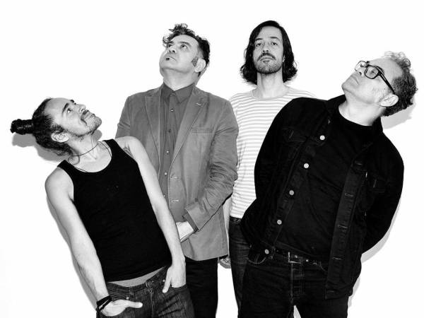 Café Tacvba es una banda mexicana de rock alternativo, art-rock y folk formada en Ciudad Satélite, Naucalpan, Estado de México en 1989. Es considerada una de las bandas más influyentes de la música en español. ​