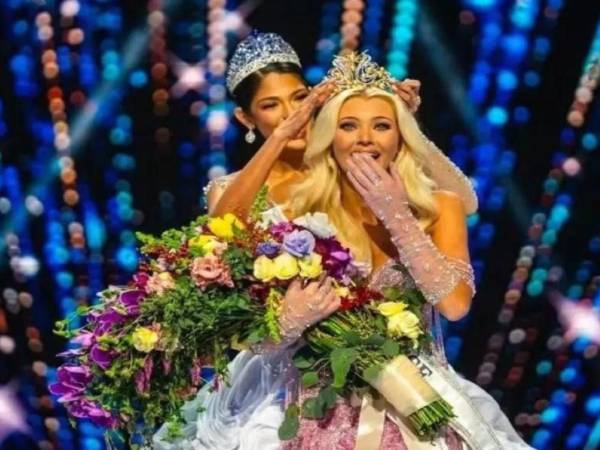 La actual Miss Universe, Victoria Kjær Theilvig de Dinamarca, fue coronada en la edición de 2024 por la Miss Universe 2023, Sheynnis Palacios, quien entregó la corona en la Ciudad de México el 16 de noviembre de 2024.