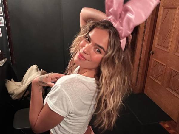 La cantante colombiana Karol G continúa cosechando logros. La estrella es la protagonista de la edición de primavera 2026 de Playboy, la revista especializada en contenido para adultos. Es la primera vez que la colombiana posa para esta publicación, una de las más reconocidas a nivel internacional.