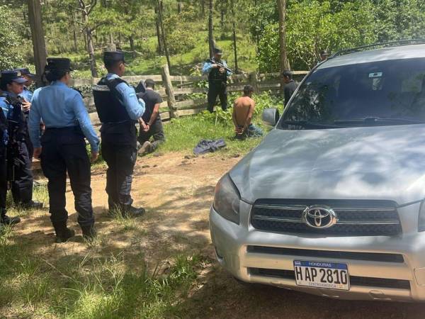 Los sospechosos fueron capturados 24 horas después del ataque armado, que dejó a dos agentes mujeres heridas.