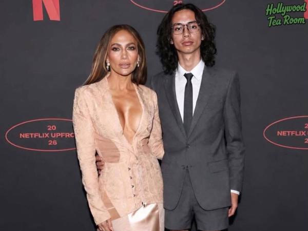 El hijo de JLo impactó con su apariencia tras acompañar a su madre a un evento público.